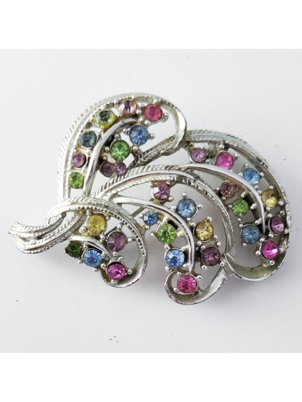 Vintage 1940-60s Signed STAR Silver Toned Pastel Rhinestone Leaf Paisley Brooch